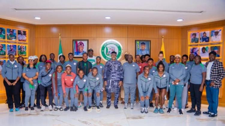 Dapo_Abiodun_with_Super_Falcons