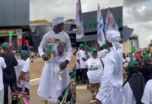 THOUSANDS OF SUPPORTERS STORM IBADAN AIRPORT TO WELCOME ADELABU AFTER HE RESIGNED AS MINISTER OF POWER (VIDEO)