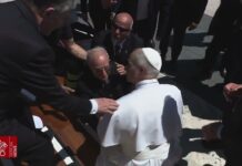 POPE LEO HELPS PRIEST SUFFERING DUE TO HEAT IN ST PETER’S SQUARE